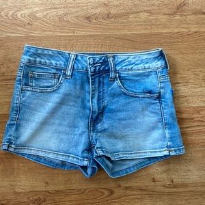 American Eagle Outfitters Super Super Stretch Hi-Rise Shortie
